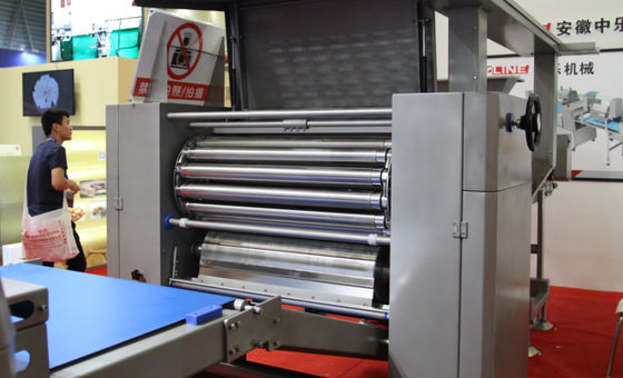 kupować Maszyna do produkcji ciasta francuskiego Siemens Plc Paratha z 2 zestawami urządzeń do laminowania produkcja online