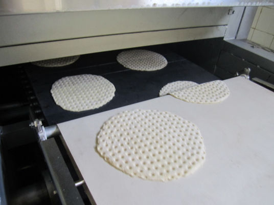 kupować Linia do produkcji pizzy przemysłowej kontrolowana przez Siemens PLC dla różnych średnic Pizza Crust produkcja online