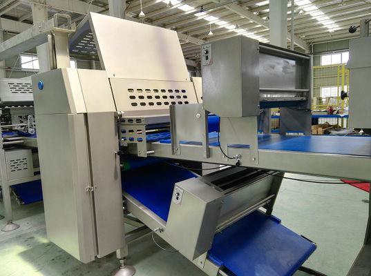kupować Łatwa obsługa maszyny do laminowania przemysłowego Szerokość taśmy 800 Mm dla duńskiego ciasta produkcja online