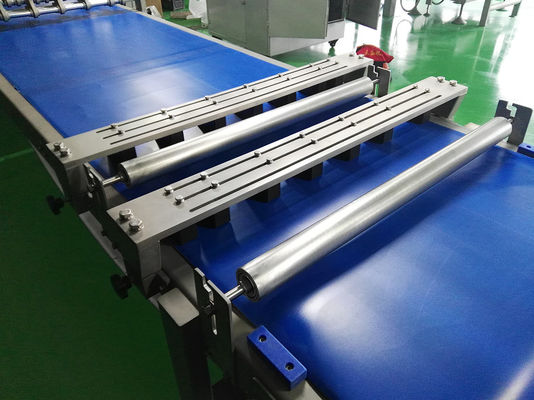 kupować Linia produkcyjna cukiernicza krawiecka 8000 kg / godz. Z akcesoriami do tłoczenia online manufacture