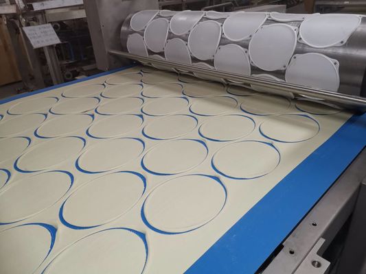 kupować Przemysłowa linia produkcyjna pizzy o średnicy 15 - 35 cm dla pizzy w stylu włoskim / amerykańskim produkcja online